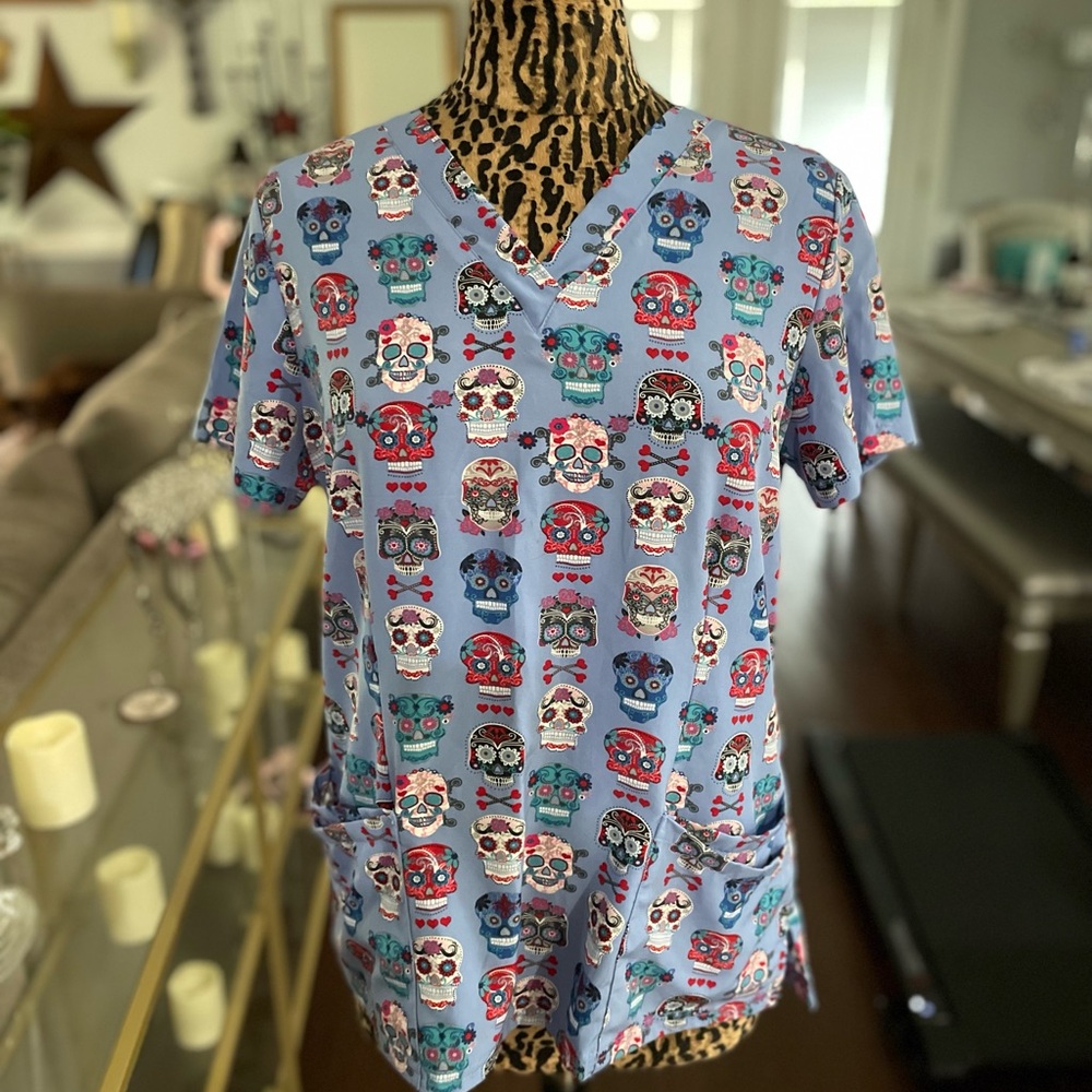 Colorful Skull Print Scrub Top